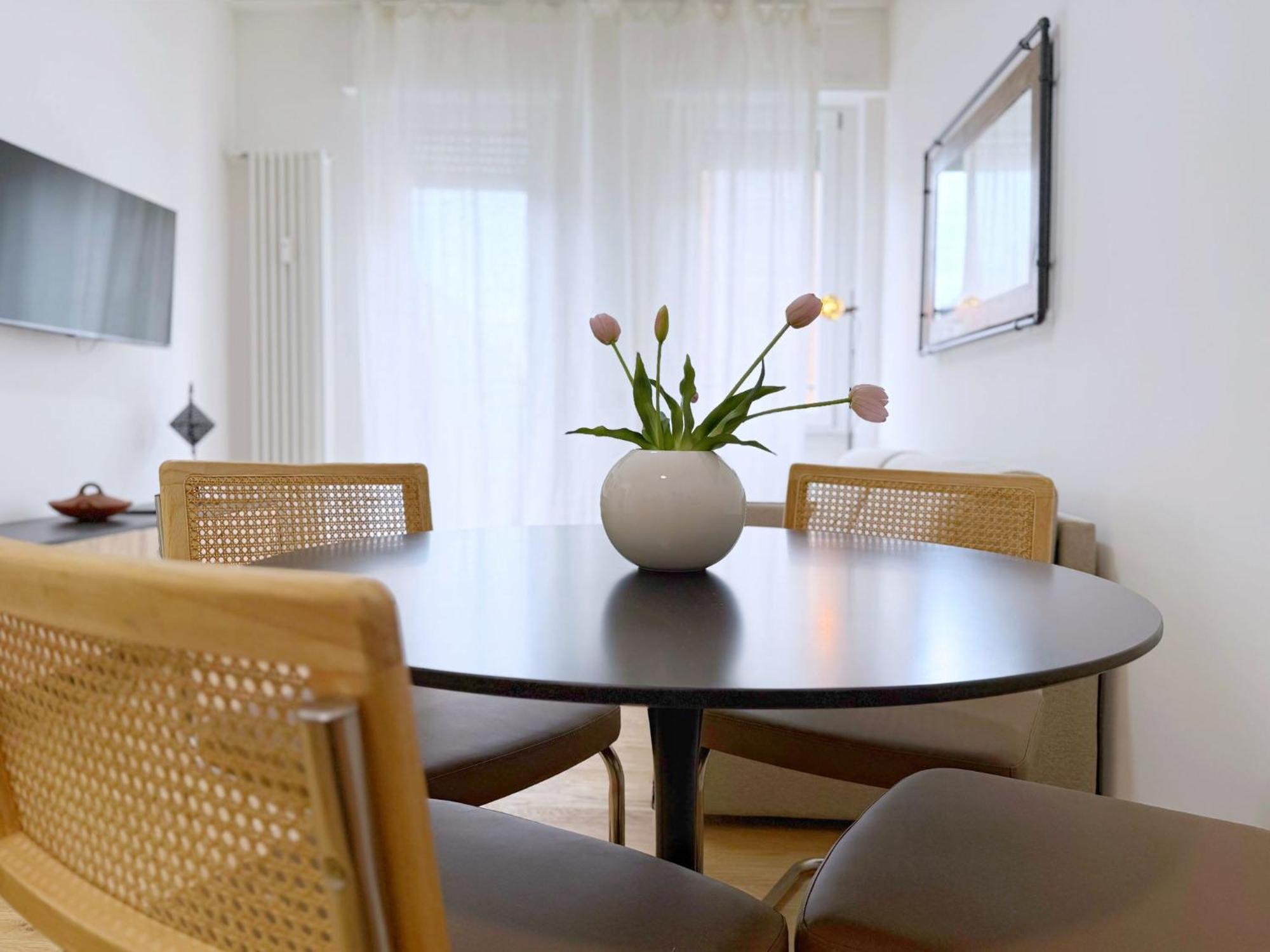 Viale Monza Ab - 2 Bedroom- 15 Min Dal Duomo Appartement *